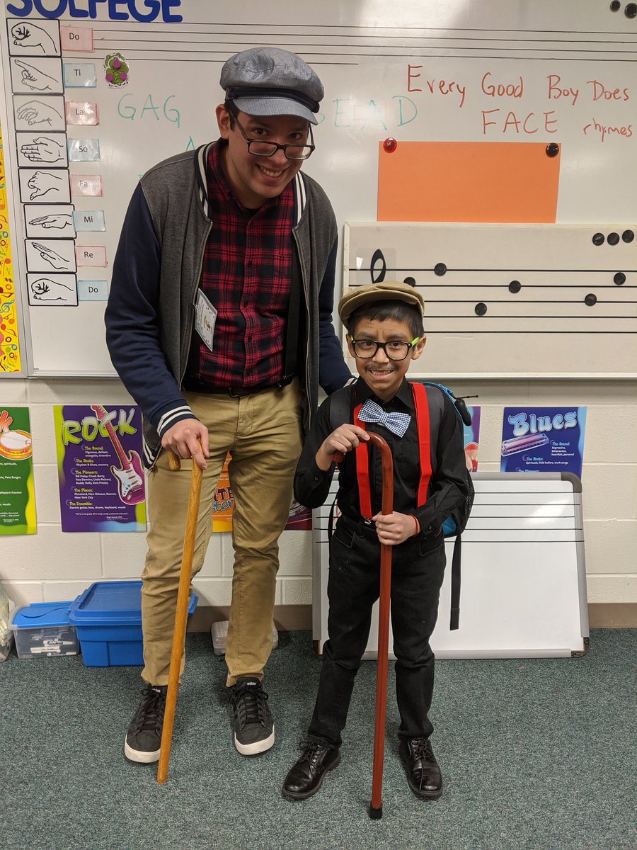 MsUrby_Music's tweet photo. My student teacher Mr. Castillo and one of our 4th graders were twinning yesterday on the 100th day of school! https://t.co/kZpKVaqtcn