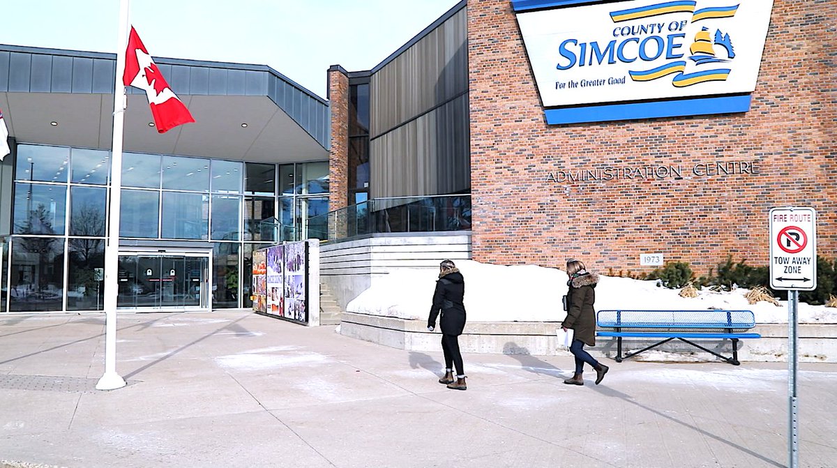 SCDSB_Schools's tweet image. SCDSB staff!📢 This week&apos;s #SCDSBScoop is now live! We learn about changes to waste management in @simcoecounty &amp;amp; how staff at the SCDSB Ed Centre are continuing to focus on waste reduction &amp;amp; conservation of energy &amp;amp; water.🌎

📽️Watch today&apos;s episode now:
bit.ly/2tAMgVn