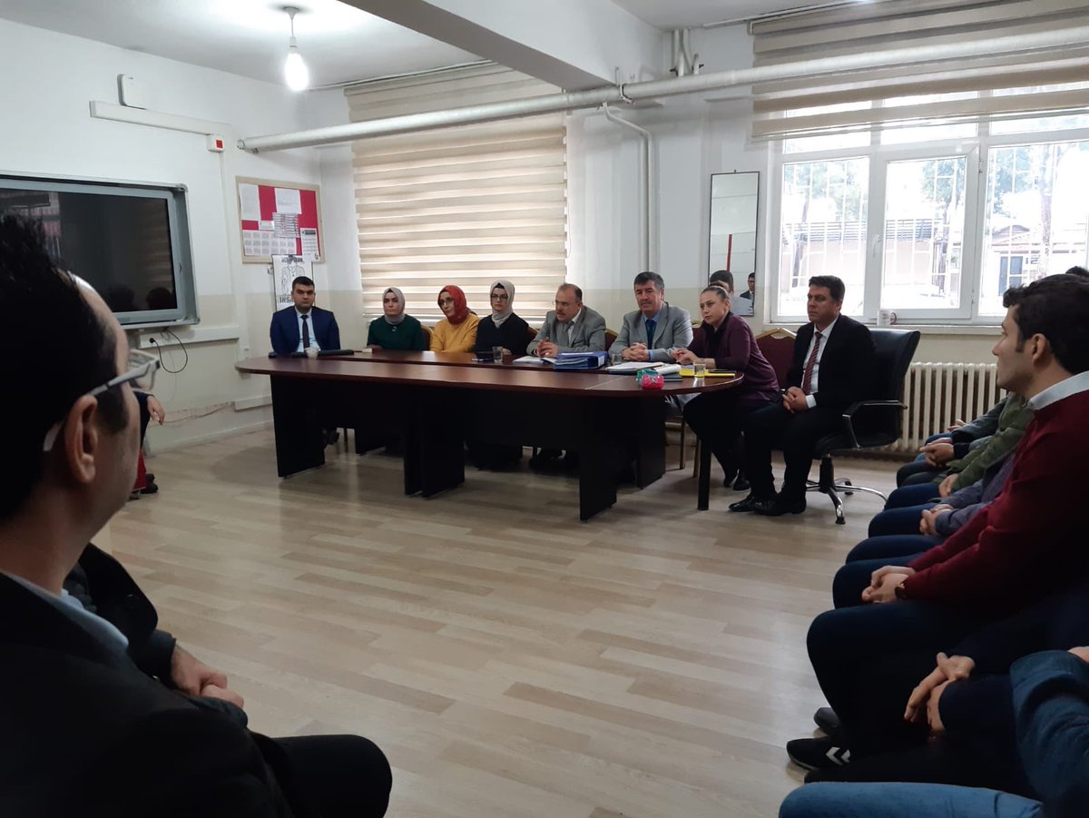 Kaymakamımız <a href="/mktrky/">Muammer Köken</a> ve ilçe Milli Eğitim Müdürümüz @harungergin’in Maraşal Gazi,Cumhuriyet,Karacaoğlan,Dağpazarı Ortaokulu ziyaretleri <a href="/tcmeb/">Millî Eğitim Bakanlığı</a> <a href="/MersinMEM/">Mersin İl Millî Eğitim Müdürlüğü</a> <a href="/aliihsansu_/">Ali İhsan Su</a> <a href="/AdemKoca46/">Adem Koca</a> <a href="/MersinMEM/">Mersin İl Millî Eğitim Müdürlüğü</a> <a href="/KaymakamlikMut/">Mut Kaymakamlığı</a>