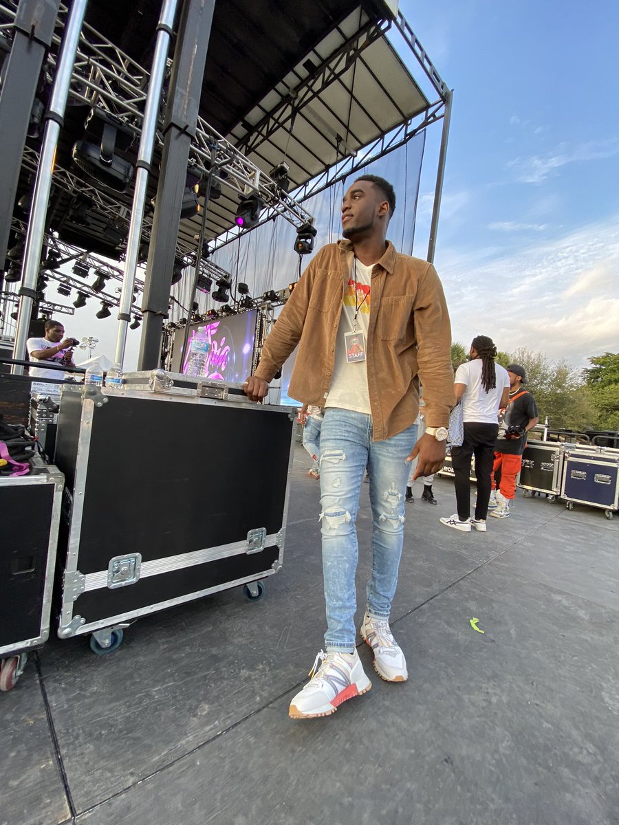 TheCreativity_'s tweet image. 🎥🎡