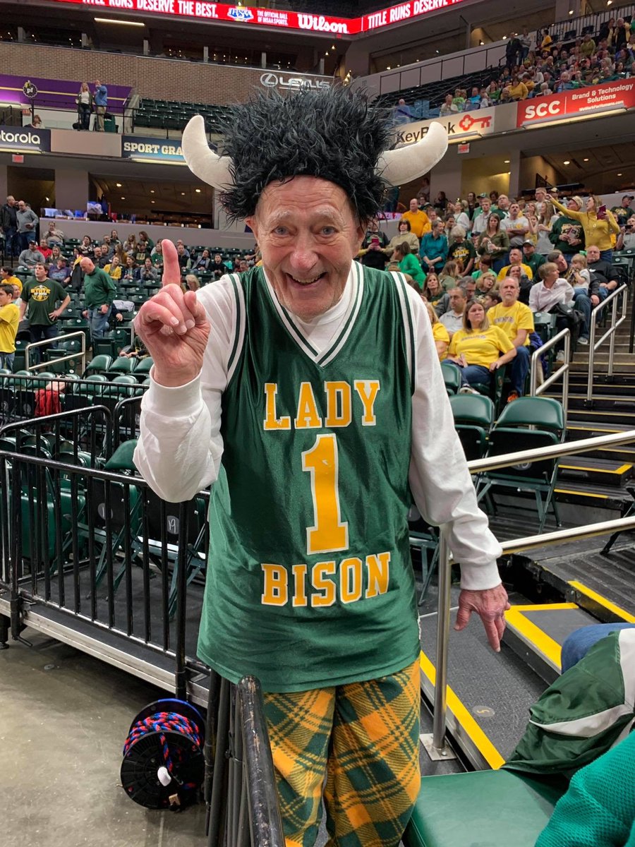 Bison Barstool tweet media