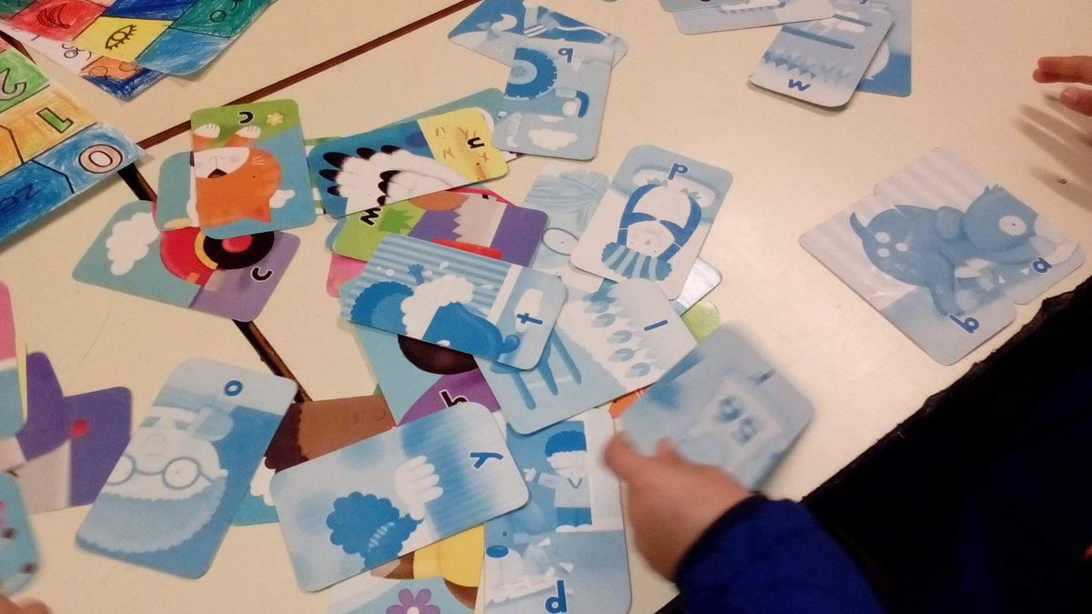 ¿Sabías que hacer puzzles mejora la atención y la concentración de los peques? #actividadesextraescolaresmadrid #puzzlesinfantiles #actividadescreativasinfantiles #comprometidosasuaprendizaje #lafuerzadelamarillo