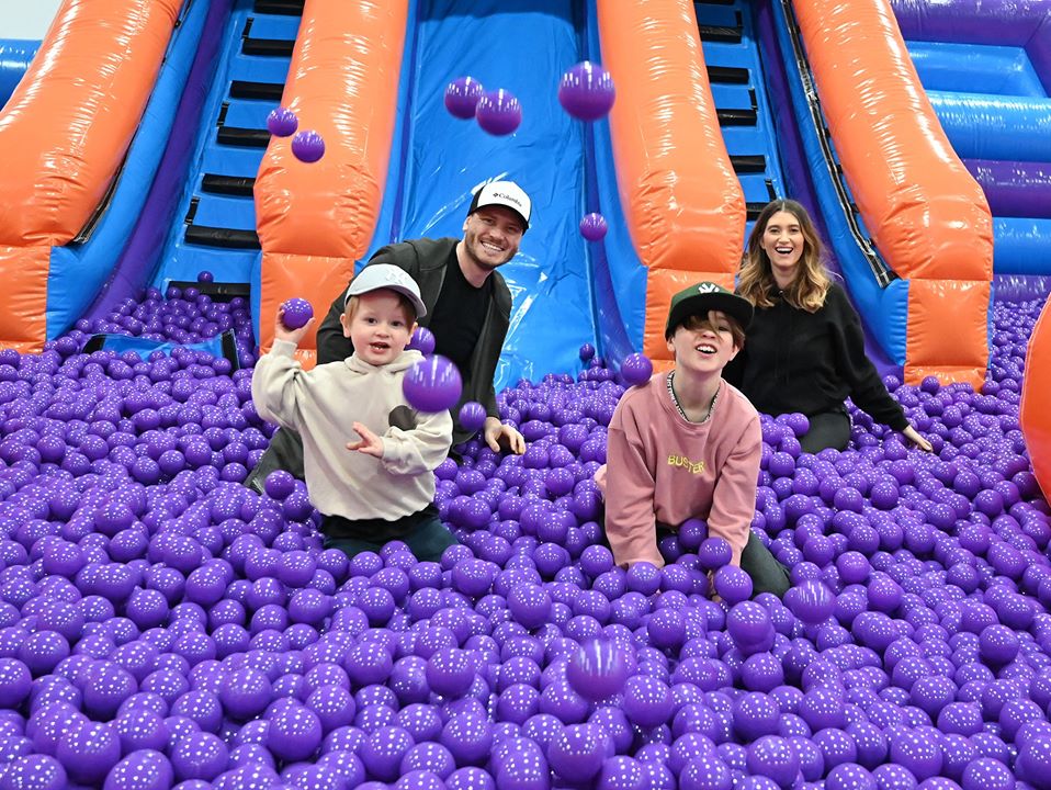 PeterboroughOne's tweet photo. Look who recently visited @inflatanation at PE1 - @MissCharleyWebb & @MrMattWolfenden, aka Debbie Dingle & David Metcalfe in #Emmerdale! ๐ฑ๐ Fancy enjoying the bouncy fun for yourself? Book your jump now! ๐ https://t.co/nEgmQbYoB6
#Inflatanation #Peterborough #CambridgeHour https://t.co/cC9cL40s0u