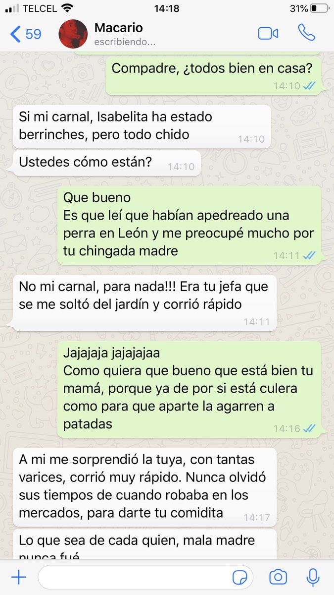 franco_esca's tweet image. Chequen la diferencia de conversaciones 
@GabySalaz04 acababa de platicar con la esposa de @macariobrujo y nos dimos cuenta de lo lindos que somos todos.
La primera imagen es la plática entre mi comadre y Gaby; lo demás, entre mi compadre y yo.