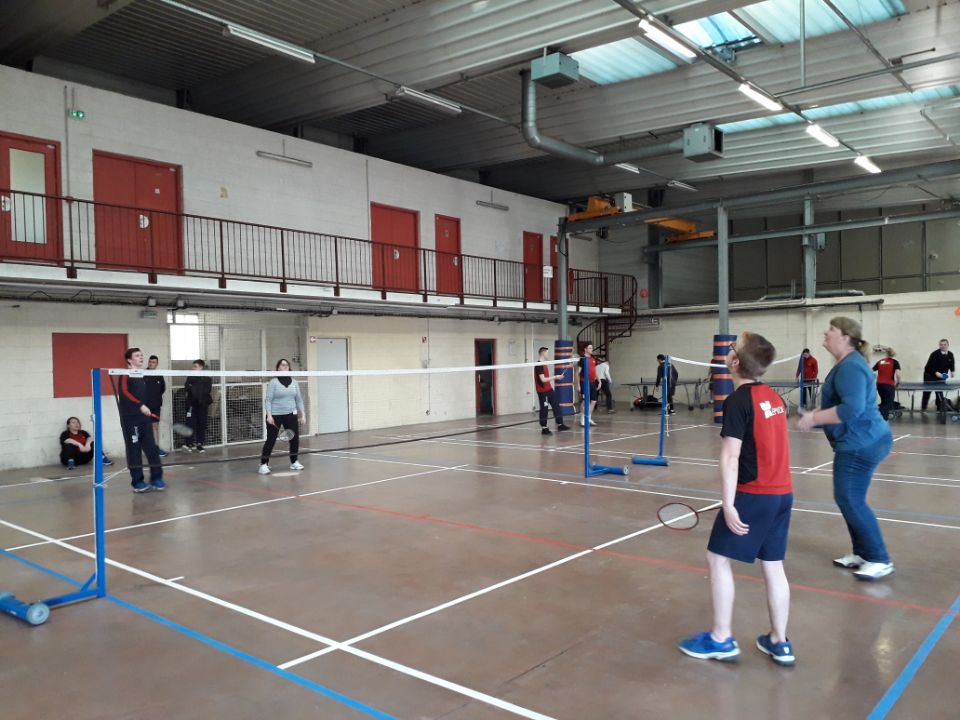 📽 The End
Terminer l'action en partageant un moment de sport avec les jeunes de l'EPIDE de Doullens 
➡️Voley Ball🏸
➡️Backet 🏀
➡️Futsal ⚽️
👏Bravo à Sandrine et Céline @poleemploi_HDF Doullens qui ont relevé le défi ! 😉
<a href="/Nadine_CRINIER/">Nadine CRINIER</a> <a href="/JP_Tabeur/">Jean-Pierre Tabeur</a>