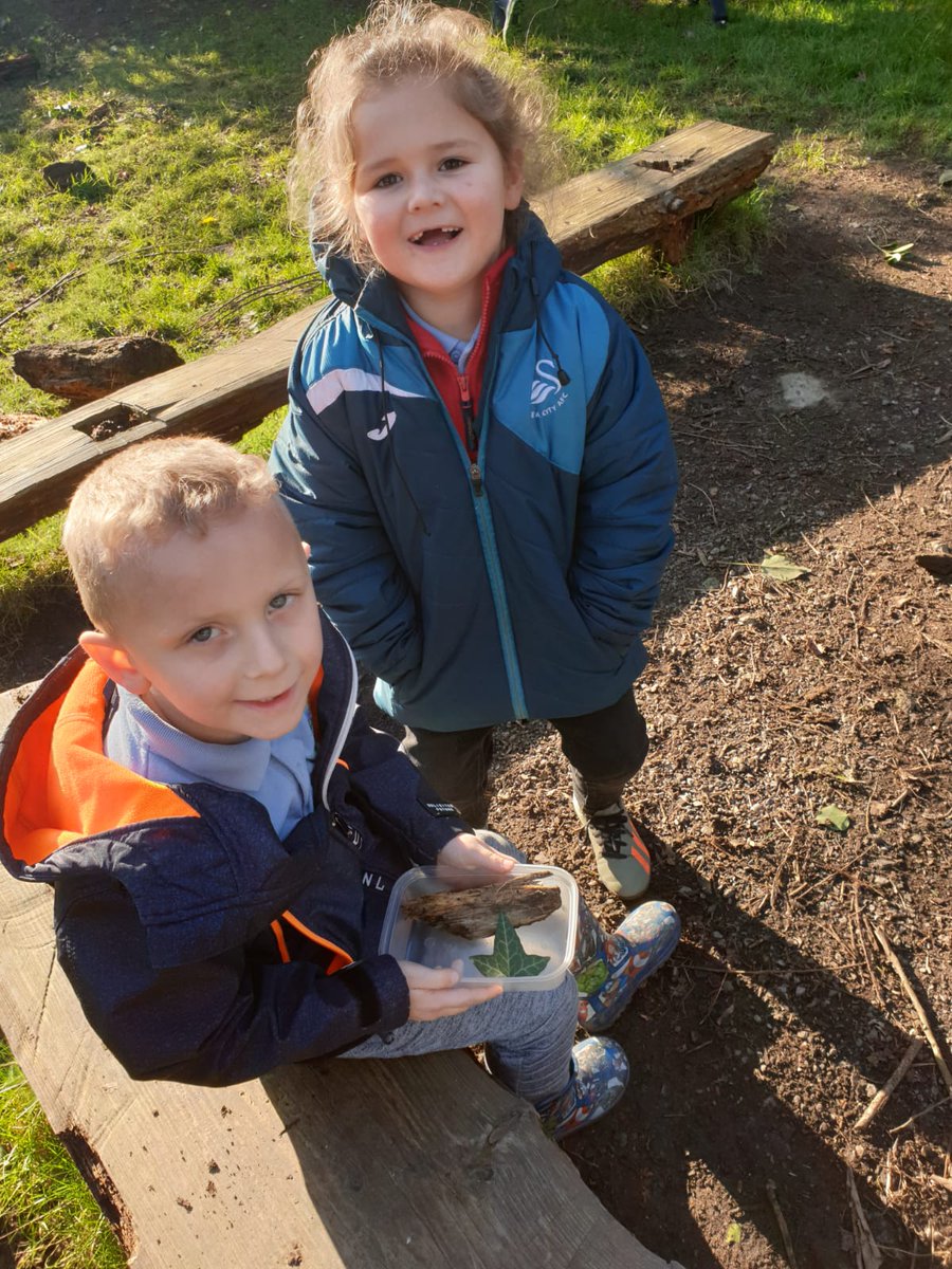 PentrerGraig's tweet photo. We had a lovely time exploring the Secret Garden. We played a game where we had to describe a mystery object using and guess adjectives then we went on a hunt to find objects that matched an adjective #pgpspaceships #pgphealth #pgplit #pgpoutdoorlearning https://t.co/kQK9K0l4xw