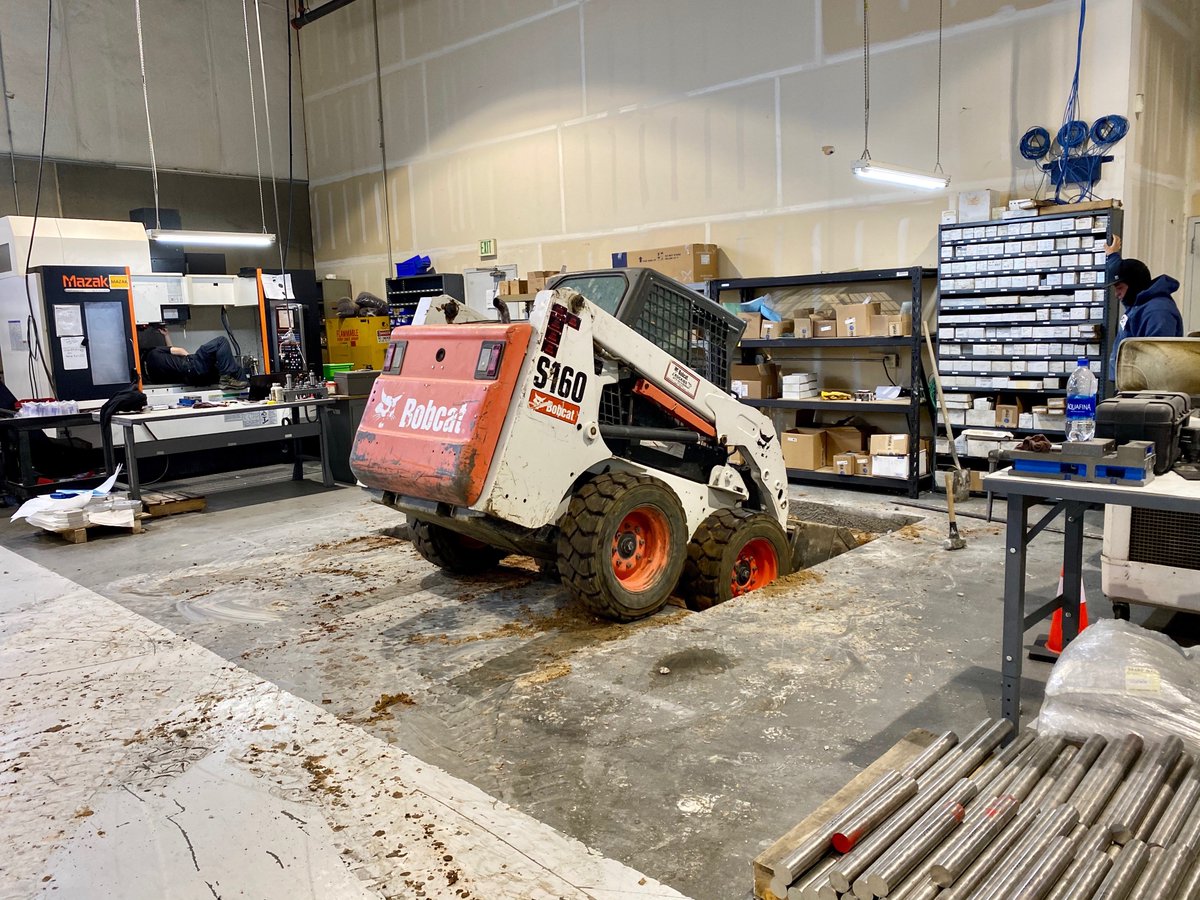 reataeng's tweet photo. Breaking ground! Count down begins for our Mazak North America Variaxis i-300! Stay tuned! 

#cncmachining #machining #manufacturing #aerospace #mazak #reataeng #contractmanufacturing #Jobshop https://t.co/2Gxzc16TS2