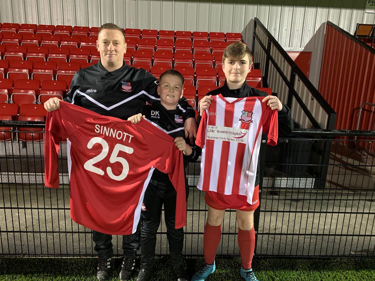 JohnGuyton82's tweet photo. @JordanShirts Everyone from the U23s at Bowers sends our deepest condolences to Jordan’s family and friends at this horrible time. A Bowers shirt is on its way to you #jordansinnott #ShirtsForJordan https://t.co/s8Wtjquni7