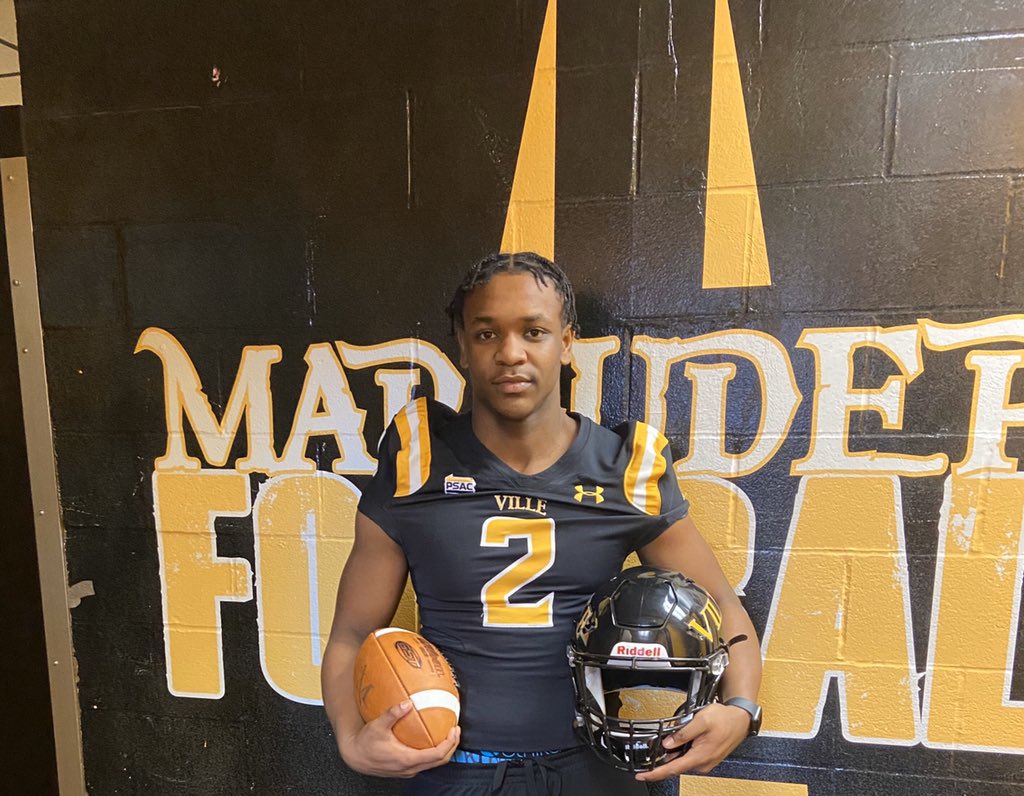 playmaker_zyre's tweet photo. Thank you to @VILLEfb and all the coaching staff @Coachjcmorgan @CoachTomasetti for having me on campus today I really enjoyed myself https://t.co/kfnbSKdA9p