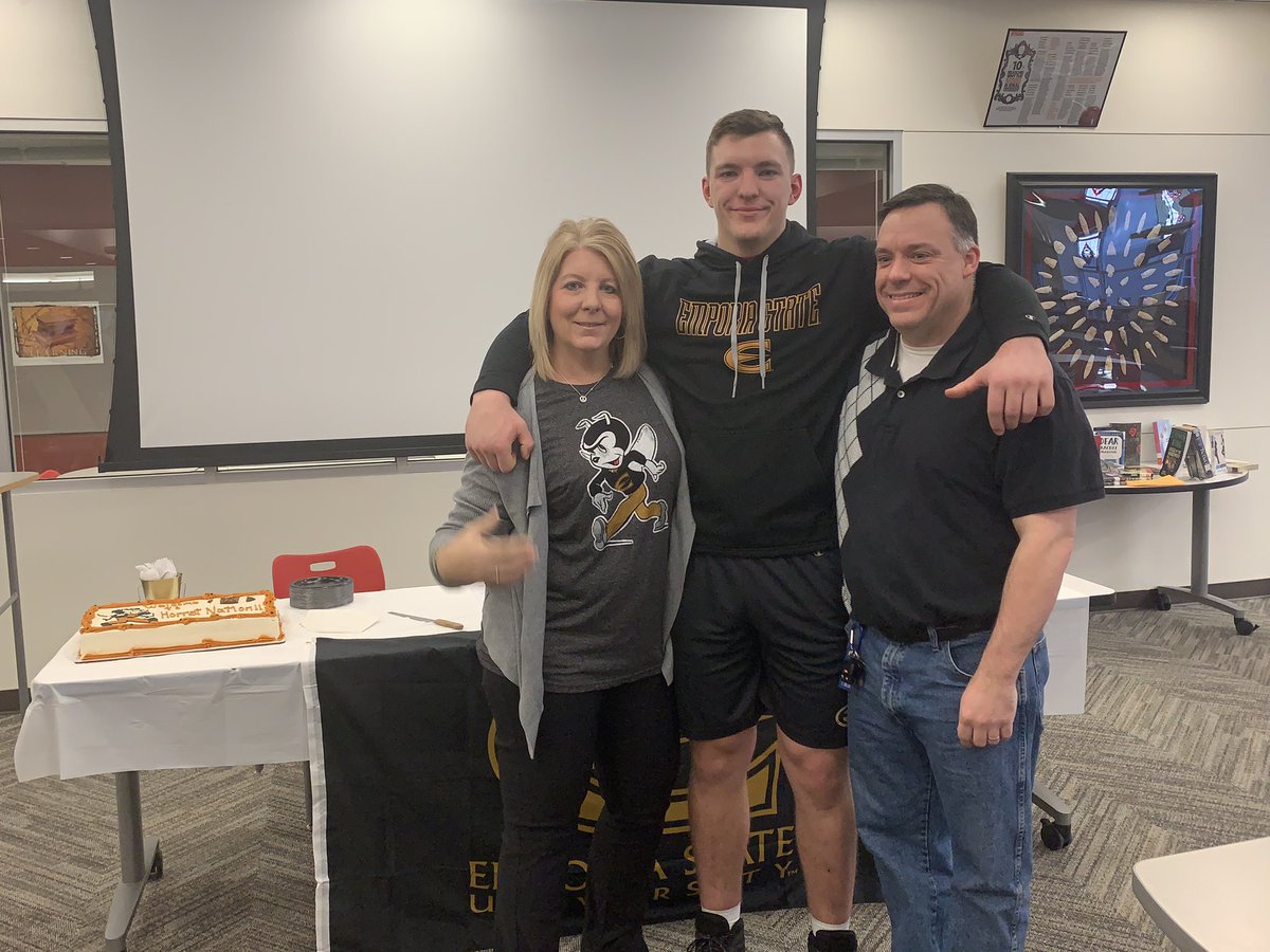 SM_NORTH_HS's tweet photo. Rylan &amp; his boys and family!!! North Pride!! #workhardstayhumble @SMNorthBooster @SMNorthPTSA @smnorthfootball https://t.co/VNVvopcdRV
