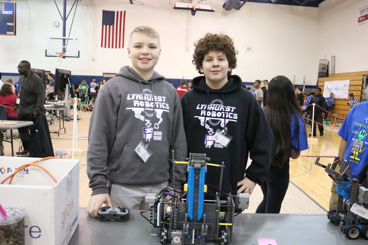 LHC_yearbook's tweet photo. Robotics club rocking it like usual https://t.co/LvbEKvrf9A