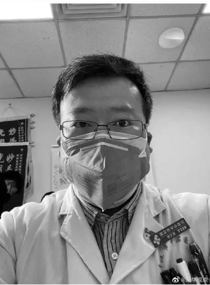 据 @武汉中心医院 消息：武汉中心医院眼科医生李文亮，在抗击新型冠状病毒感染的肺炎疫情工作中不幸感染，经全力抢救无效，于2020年2月7日凌晨2点58分去世，对此，医院方面深表痛惜和哀悼。