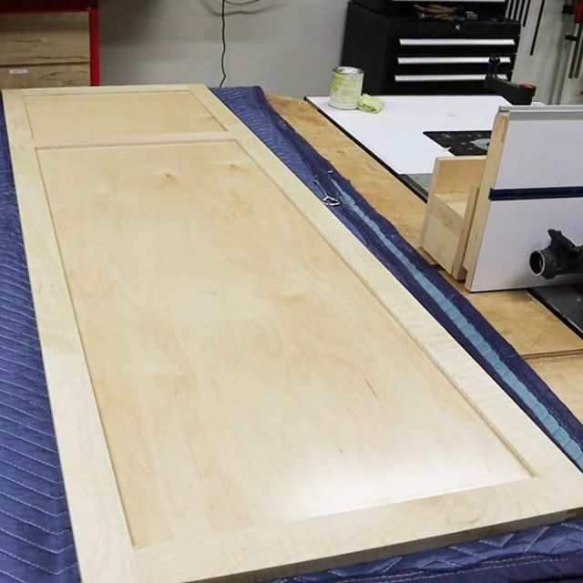 MWAWoodworks's tweet photo. Hitting the #tbt a little late today but I have cabinets on my mind lately and looking to up my shop storage game in 2020. This tall cabinet is like my shop locker. I keep my apron and safety gear in it and away from the dust. And it's in the middle of m… https://t.co/fdSTbSXvZr https://t.co/utpn28Edvp