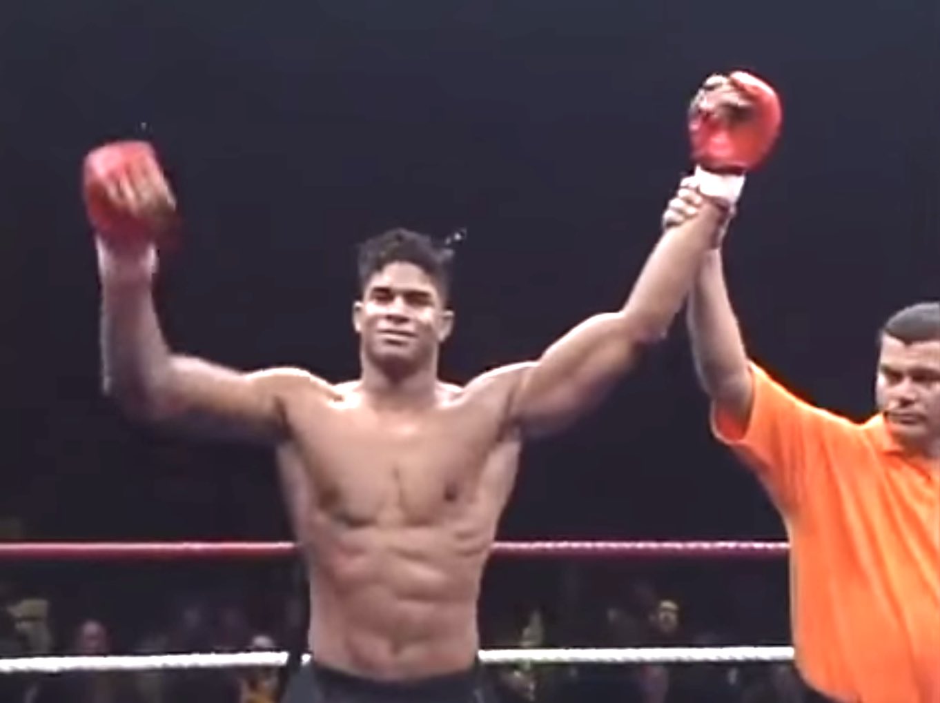 MMA History Today on Twitter: "Feb6.2000 Alistair Overeem earns the first TKO victory of his career, when he finishes Chris Watts with a knee to the body https://t.co/0ex1Pe0tnq" / Twitter