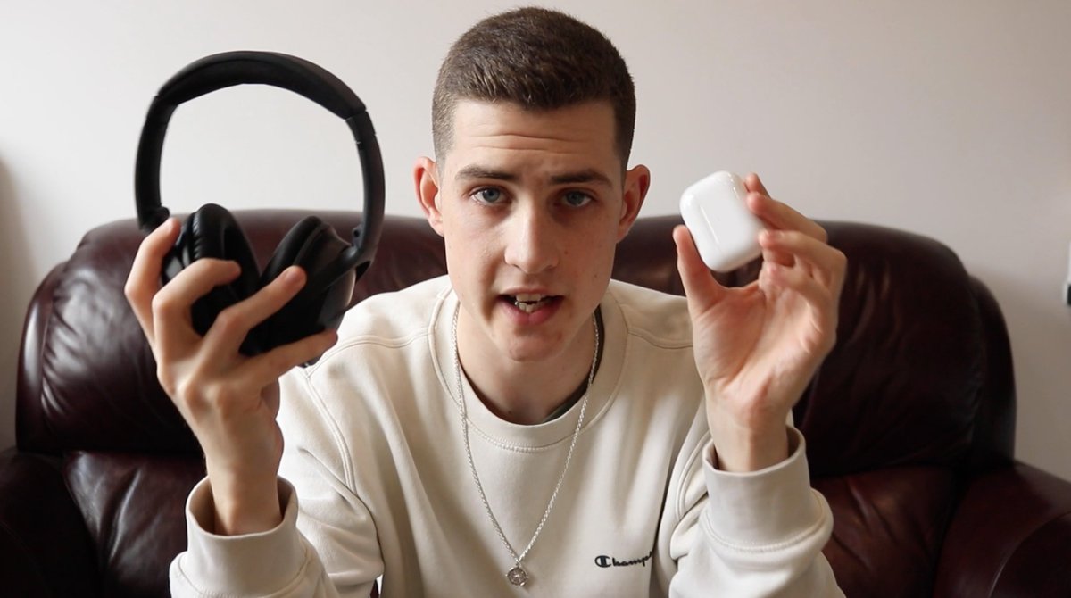 MikeChudley's tweet image. 5 Ways to make BETTER iPhone Vlogs - OUT NOW

Here's 4 frames from tonights new YT video explaining how to vlog with a Phone.

youtu.be/HwE9gBLEArw

ps. the random frame of some shoes is explained in the vid

#phonevideo #vlog #howtovlog