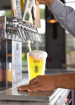 LShireMarriott's tweet photo. 🐝Buzz on over to the Resort &amp; Taste Five Eyes Honey Ale!            
$4 DRAFTS Mon. - Thurs. 4 - 5:30pm
Brewed with honey from our on-site apiary!

https://t.co/0ZKtMv1F1f
Thank you for sharing @dailyherald https://t.co/ZFtDxrRIqG