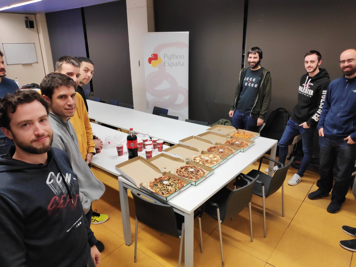 gnuites's tweet image. P
#pyzza time cortesia de @python_es, gràcies!!
