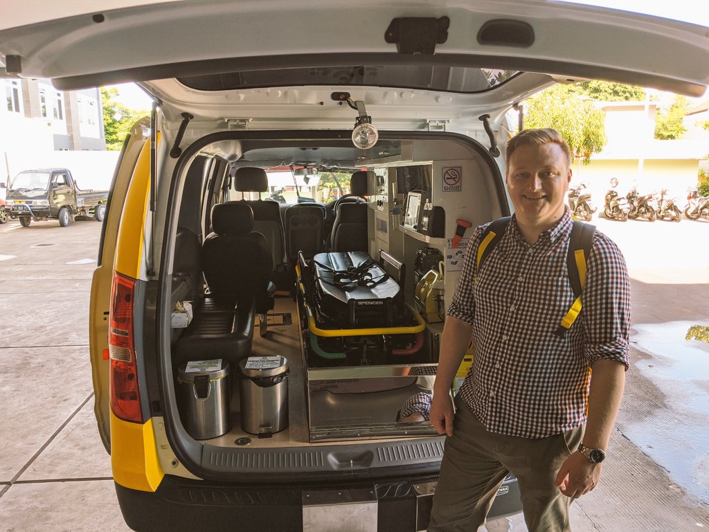 JTR_Amb's tweet image. Field visit to a Bali ED - a wonderful insight into a very different healthcare financial model, and the impact of this (and many other factors) on health system demand. Great to speak with the hospital management and local leaders to #ShareLearning #TeamWAST