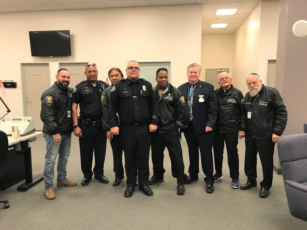 lbpd_volunteers's tweet image. It is with great pleasure that we announce the addition of Ofc. Juan Avila to the LBPD Chaplains program.  This now brings the unit to 19 members. 
full story: facebook.com/LBPDVolunteers/