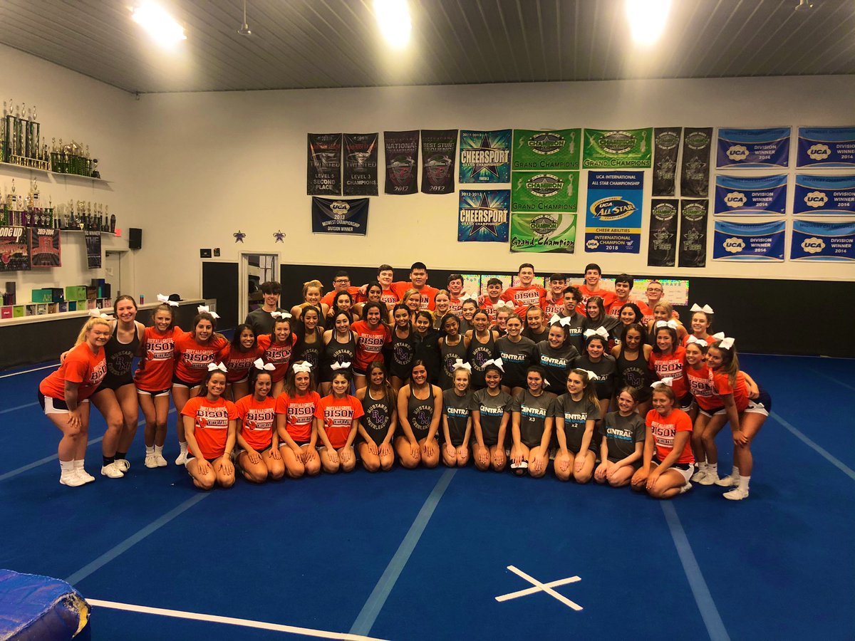 Had a blast warming up for state with <a href="/bg_coed/">Buffalo Grove HS Co-Ed Cheer</a> &amp; <a href="/burlingtoncheer/">CHS Cheerleading</a>