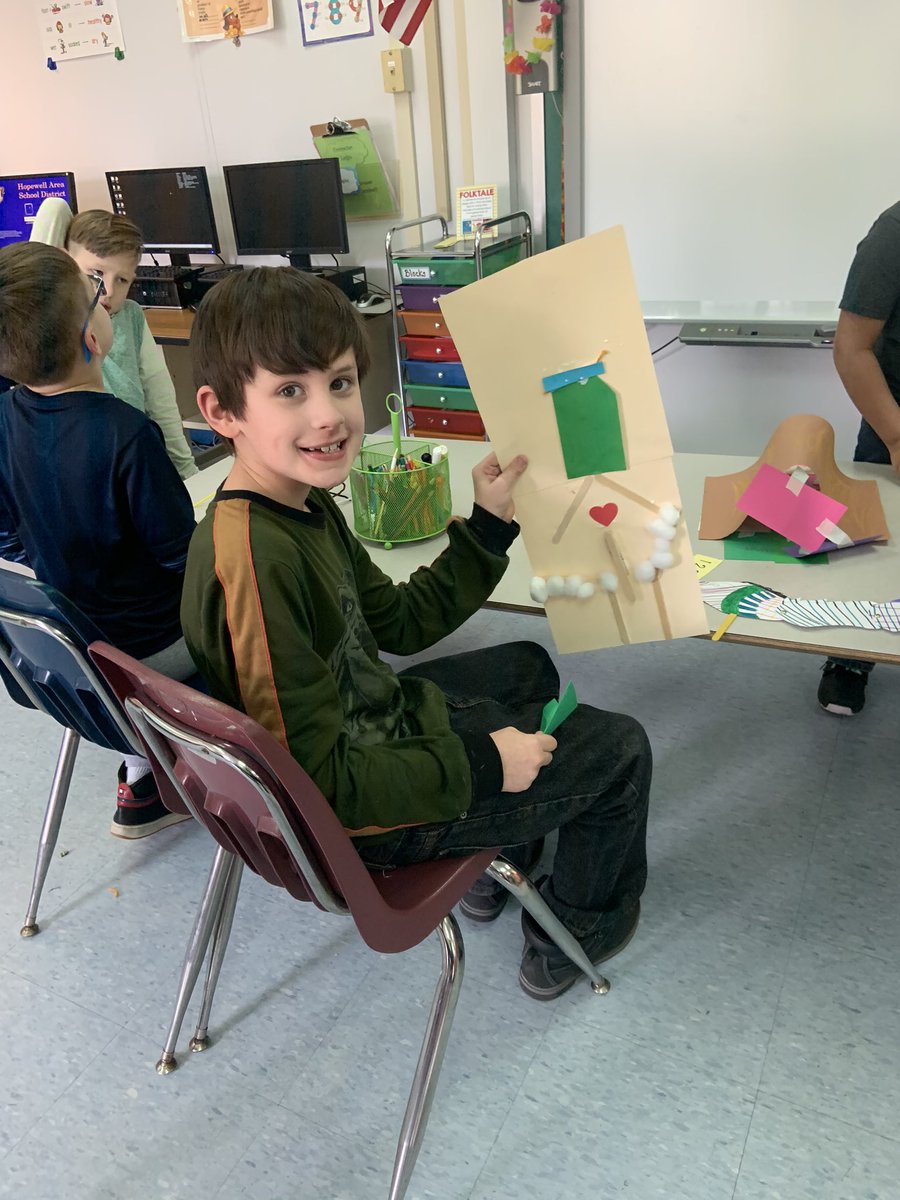 MrsBakers3rd's tweet photo. Q: What can you make with a box filled with 100 “things”? A: robots, parachutes, traps, and valentines #100thDayOfSchool #creativity #P3 https://t.co/dipafprVh5