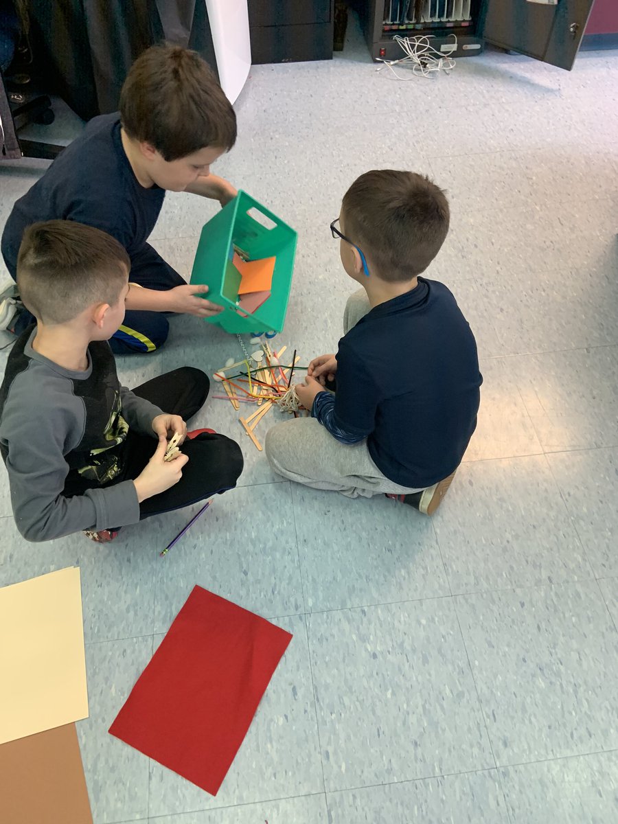 MrsBakers3rd's tweet photo. Q: What can you make with a box filled with 100 “things”? A: robots, parachutes, traps, and valentines #100thDayOfSchool #creativity #P3 https://t.co/dipafprVh5
