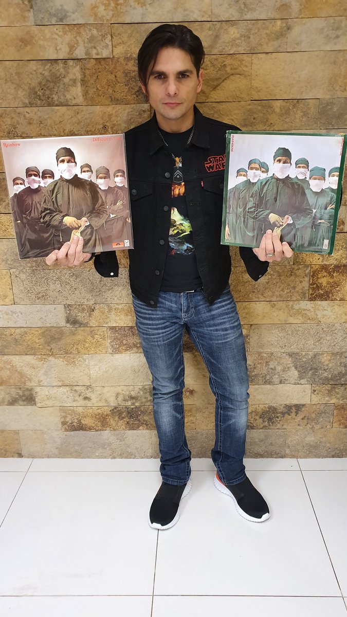 Fernunezalaire's tweet image. Hoy en Radiografía 
39 años
#Rainbow
#DifficultToCure
Vinilo Original Mex Vs Reissue USA
P.d. Si ven ambas portadas con atención no son exactamente iguales

#Vinyl
#RecordCollection
#VinylOfTheDay
#RitchieBlackmore
#RogerGlover 
#JoeLynnTurner
#DonAirey
#BonRonidelli