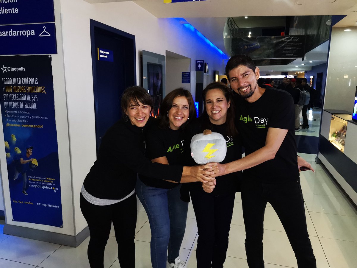 luismulato's tweet photo. Un gran placer cofacilitar con éste gran equipo. Muy agradecido por la confianza en esta nueva ola.
#culturalhacking #agilepeople #mindsetagile #agileorgs https://t.co/aTu9fTFJVy