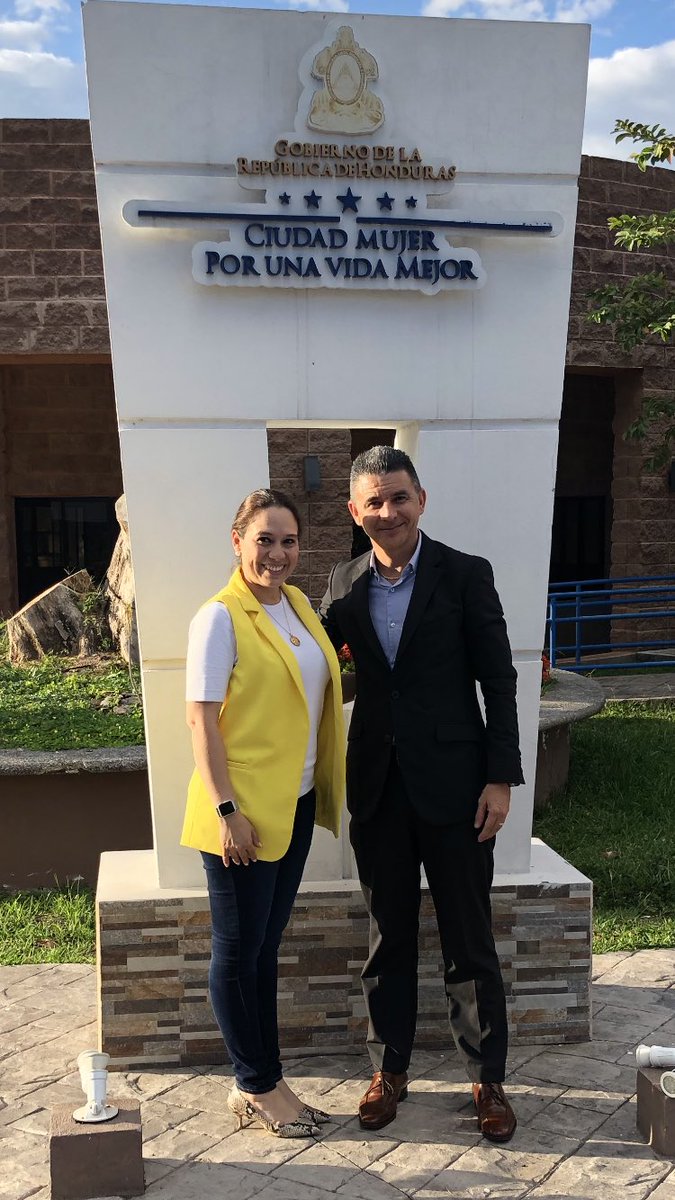 roymauriciocr's tweet photo. 😊
#amisimedejanentrar 
@JuanOrlandoH @ciudadmujerhn @PamelaA00245310 @rdelgado2010 
#Honduras https://t.co/TaMmLPJr5V