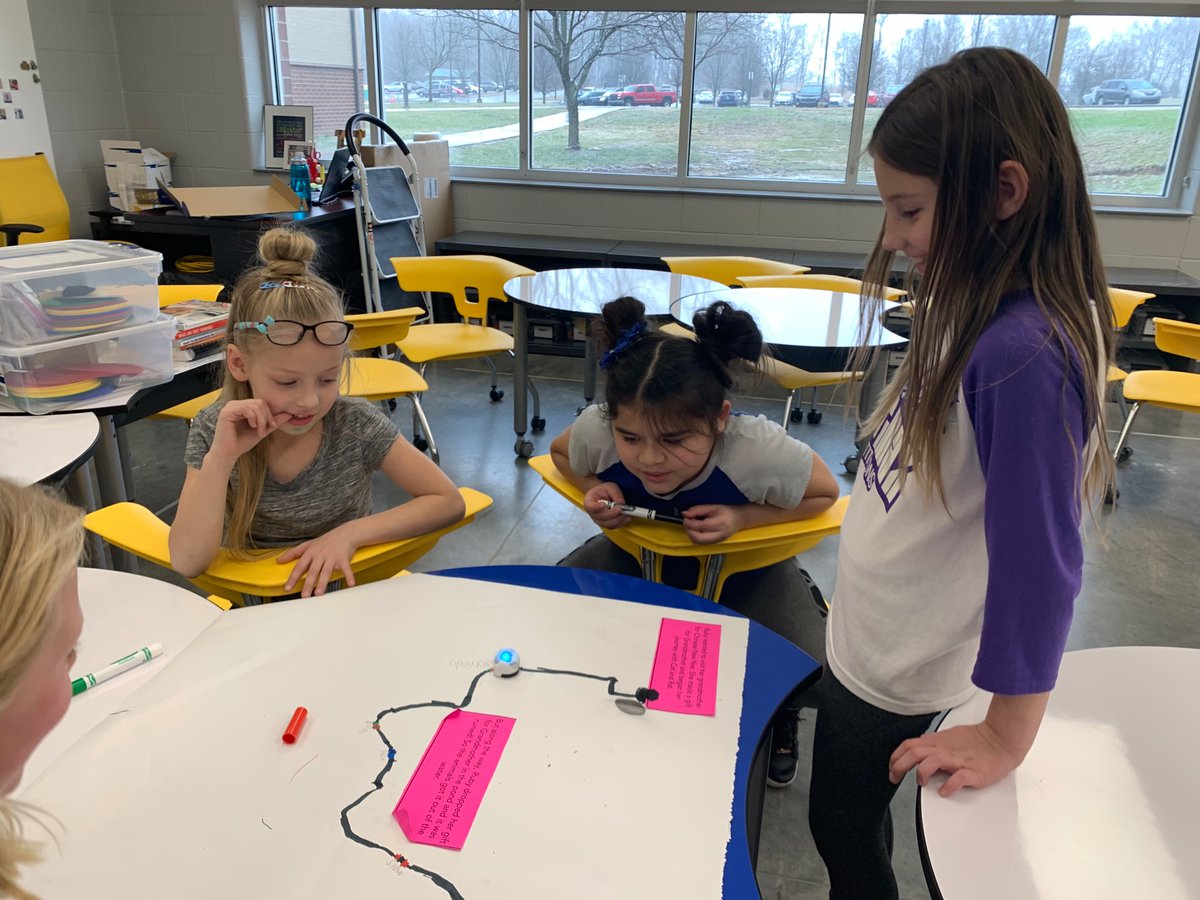 These Bookworms coded Ozobots to retell our weekly story, “Ruby’s Chinese New Year”! It took a LOT of problem solving and persevering. 💪🏼🧠 #EdgewoodProud #WeArePonies <a href="/EdgewoodPrimary/">Edgewood Primary</a>