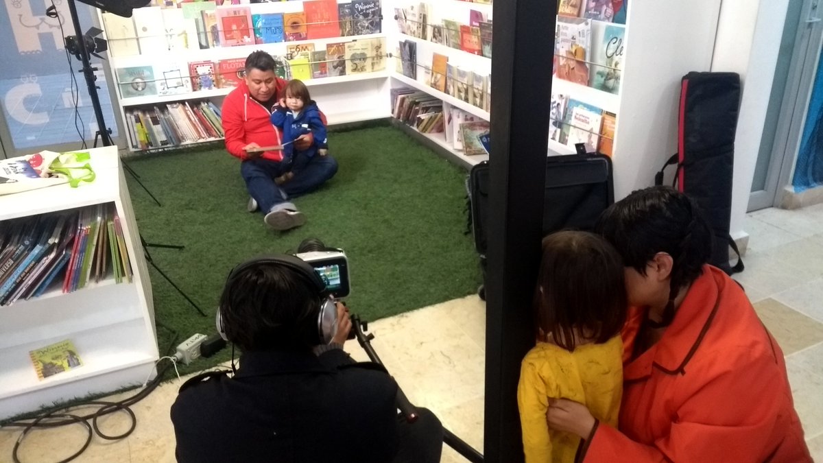 ChiquitasLetras's tweet image. Gracias a la @LibreriaUASLP por compartir sus espacios para grabar #LetrasChiquitas. Un #EpisodioChiquito día a día para el #AsteroideB612 

¡Descubrir mundos literarios nunca fue tan sorprendente!

ñ.ñ

@Desbarrancadero en la #CámaraChiquita