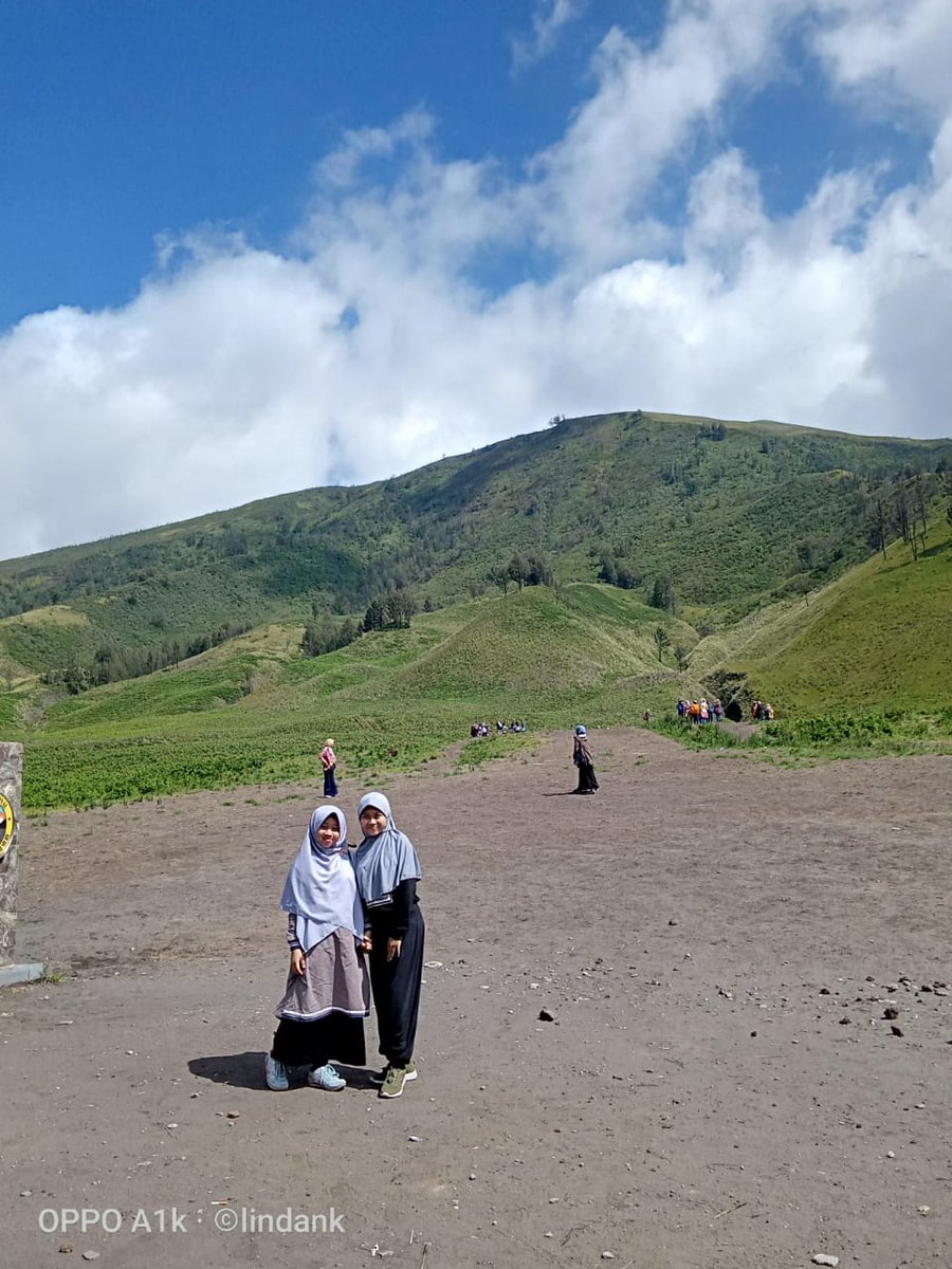 anrumeka's tweet photo. Ini sih asli tempat ter ijo yang pernah gua kunjunginn.. Beautyfull view bangett dahh. Pengen kesana lagi ew https://t.co/yOVr0W1xni