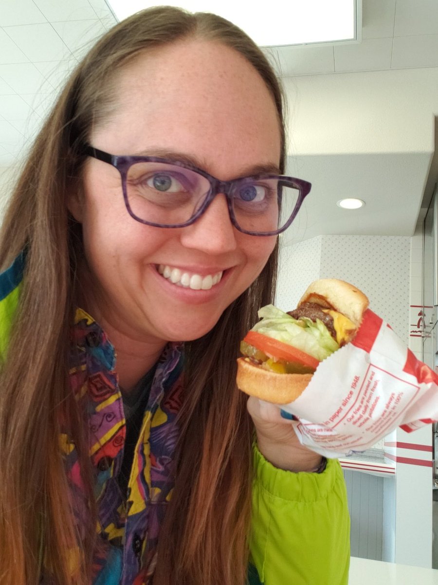 es_royalridge's tweet photo. Melissa Day, Pre-K teacher at RR, at PTA In and Out Night, “Yes! Getting to eat a burger and support my school is a win-win." #RootEdRoyalRidge #SupportOurPTA https://t.co/1GMeC8ilq8