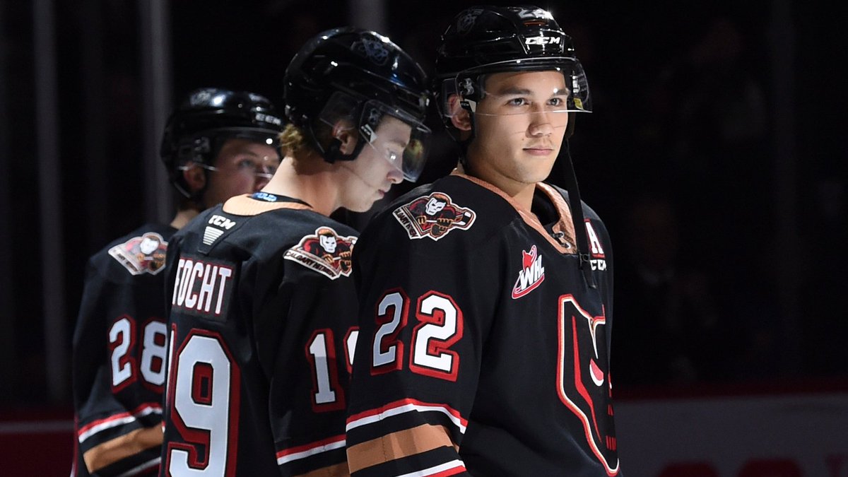 🚨 CONTEST TIME 🚨

We've got three player signed sticks up for grabs! To enter all you need to do is

1) Make sure your are following us
2) Retweet this tweet 

Winners will be selected randomly! #25Together