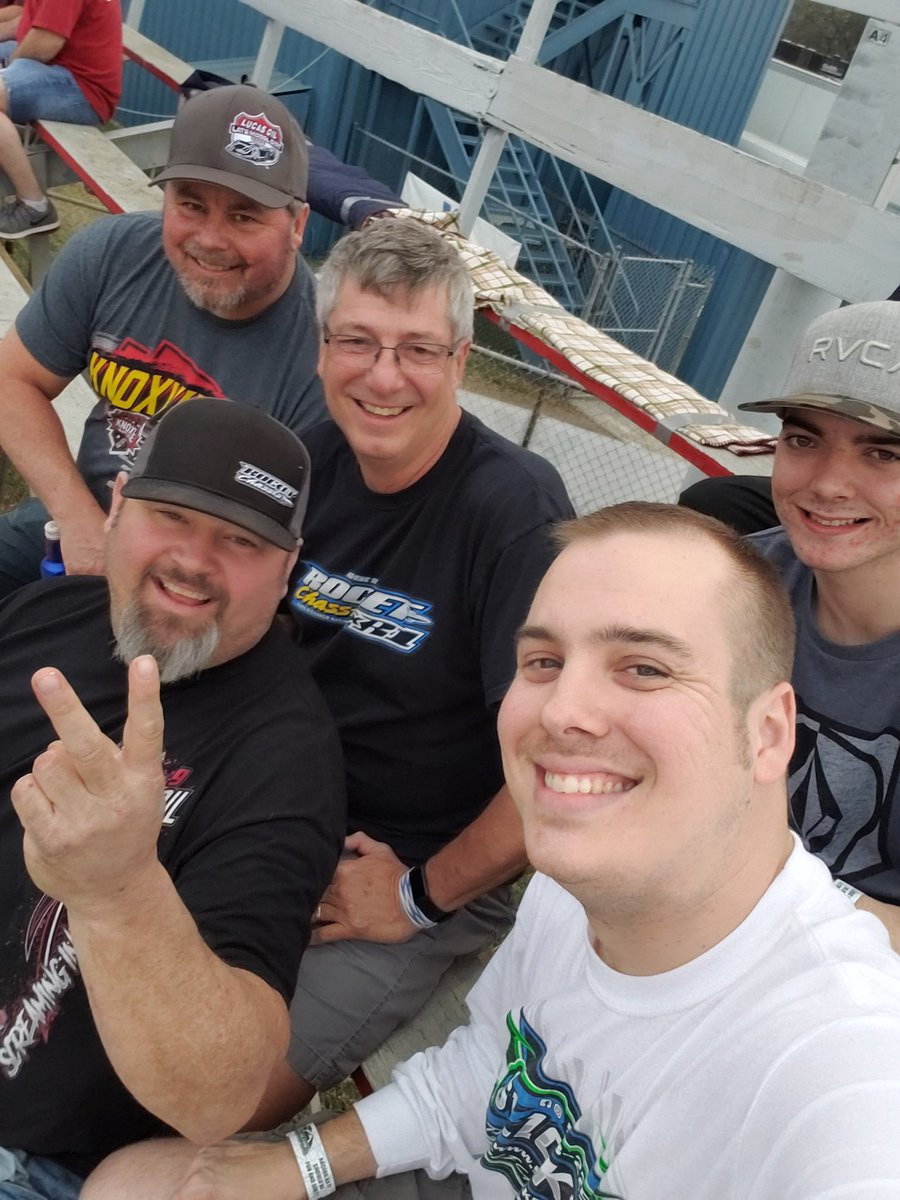 Live action down at clay by the bay with Steve Baker and the clan.  ( Houser, Duratz and Scott Gunn) #LucasDirt <a href="/lucasdirt/">#𝗟𝘂𝗰𝗮𝘀𝗗𝗶𝗿𝘁 🏁</a> <a href="/SchwallieRick/">Rick Schwallie</a> <a href="/EssexLucasOil/">James Essex</a> <a href="/bobdillner/">Bob Dillner</a>  #TeamSlicker #TheSlickerTheBetter #LiveAction