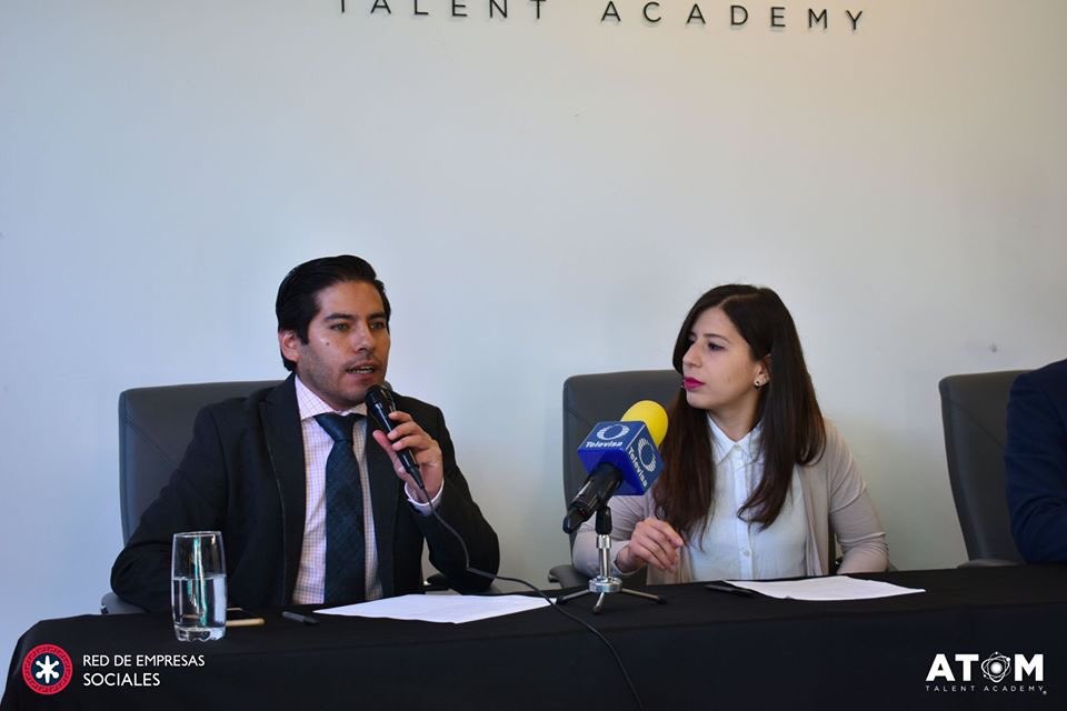 atomacademymx's tweet photo. ATOM TALENT ACADEMY y RED DE EMPRESAS SOCIALES llevaron a cabo una rueda de prensa en la que presentaron la firma de convenio de colaboración entre ambas instituciones a fin de fomentar el ecosistema emprendedor, la divulgación tecnológica y el impacto social. https://t.co/BagJgjftGX