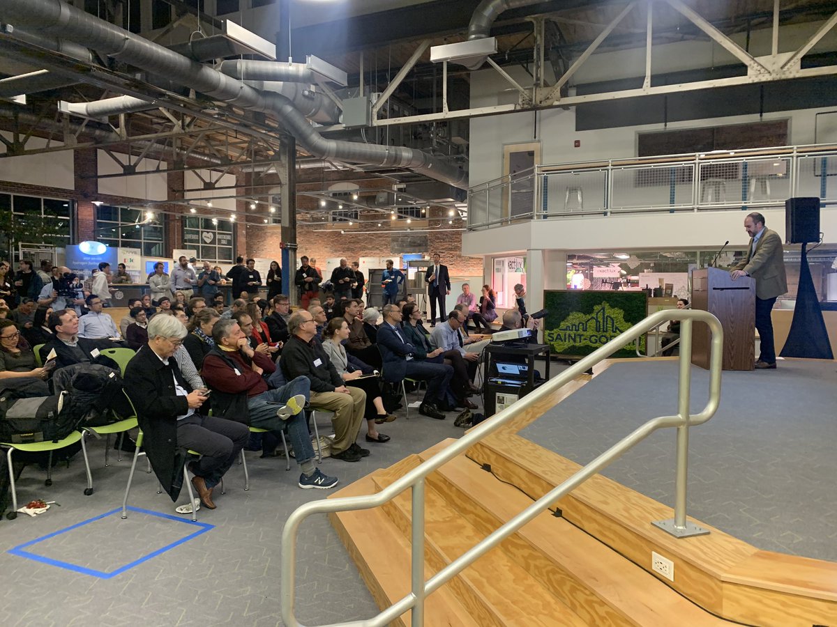 CaymanJillian's tweet image. 300+ folks in the house for the @GreentownLabs #CircularityChallenge Showcase! Great kickoff to 2020 events