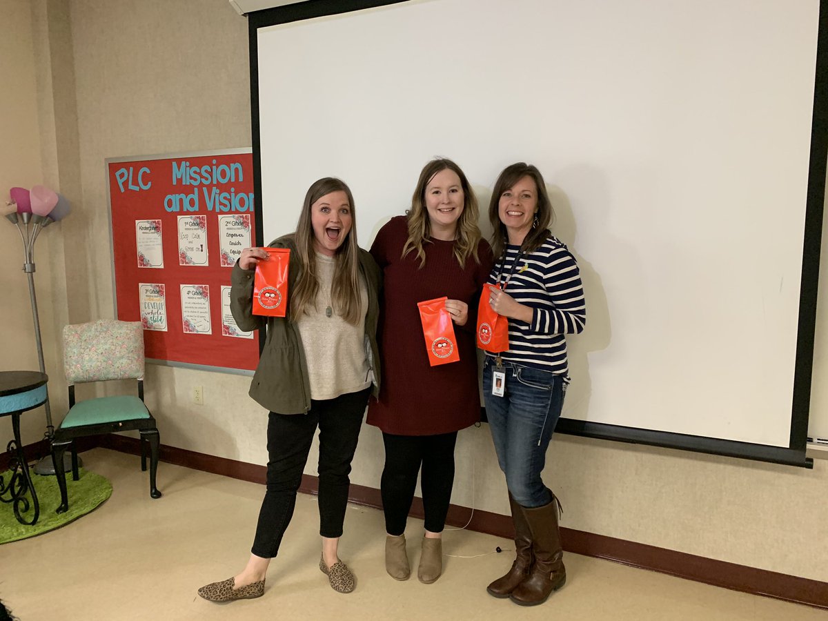 SarahCureton1's tweet photo. So proud of our Teacher of the Year nominees! Congrats to @TrissyLulu  &amp; @drennan3rd teacher of the year &amp; rookie of the year! @BSShelby @beth_sizemore3 #leadlikeapatriot @ToriDennie @MrsBrindleyTISD https://t.co/E2VOswvTZF