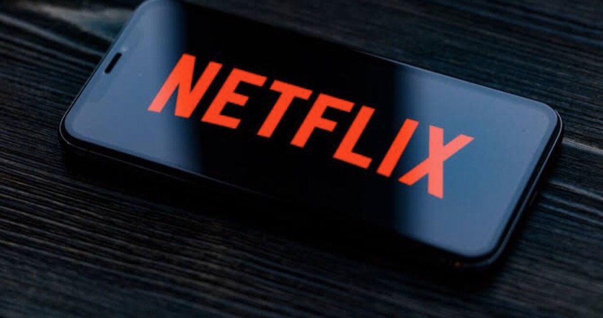 peusaantos's tweet photo. EXPERIÊNCIA SOCIAL: 

responda esse tweet com a primeira série/filme da Netflix que vier na sua cabeça https://t.co/cjSldSxH9H