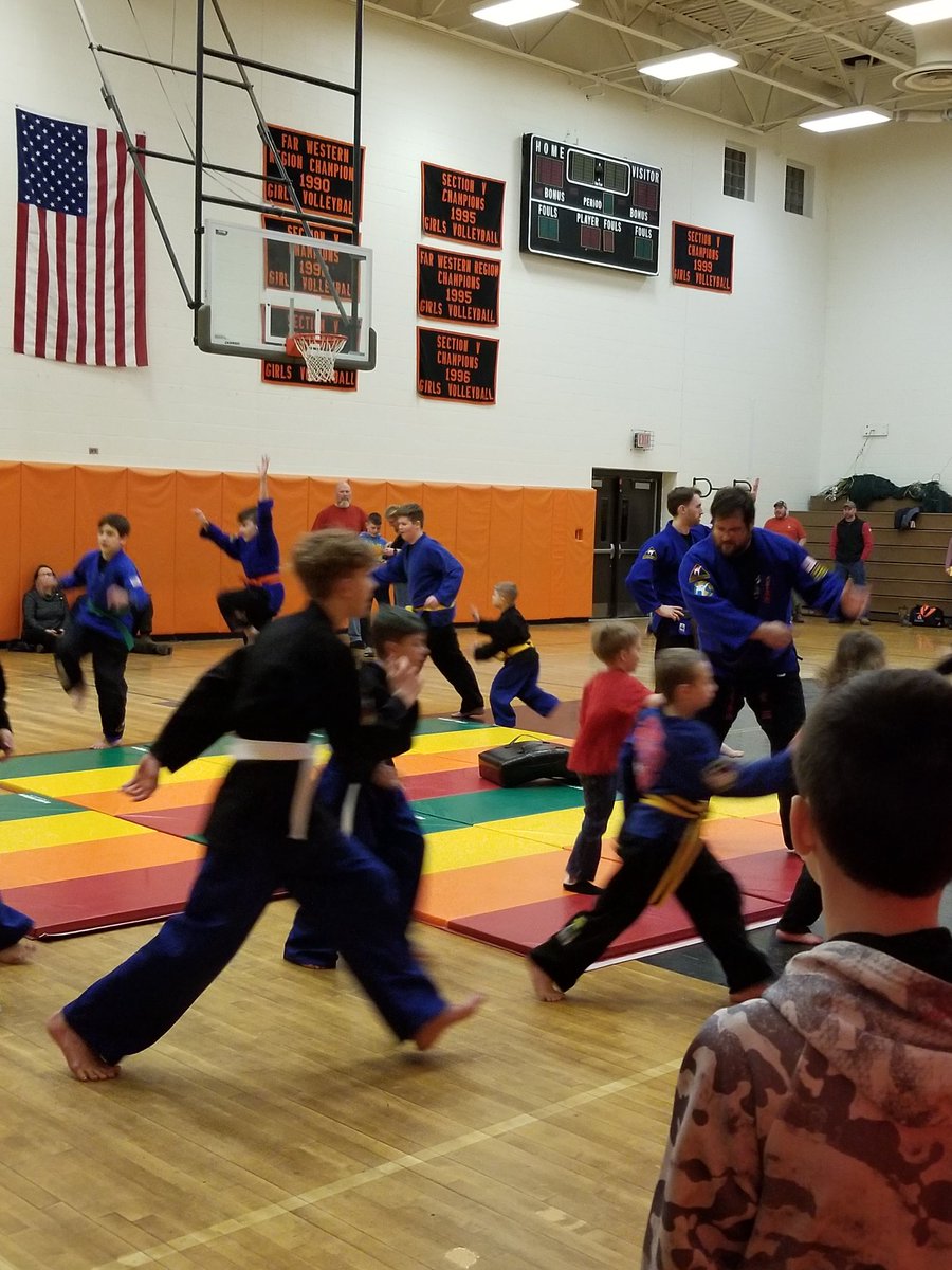 esinski's tweet photo. A great turn out for our 1st Family PRIDE night @WellsvilleCSD. Thank you to all of the volunteers &amp; families that joined in on the fun #WESOnePride https://t.co/CJIeue3uxi