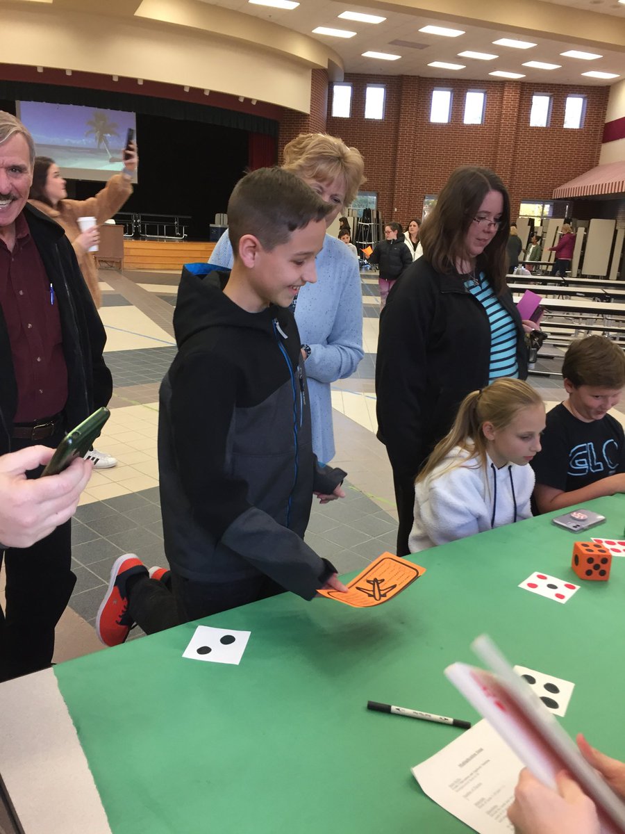 Cryar Math and Science Night. ⁦@CryarCats⁩
