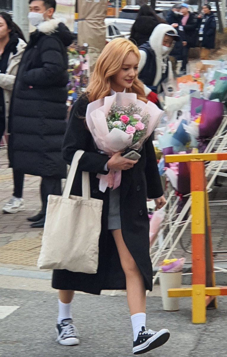 kimseraphic's tweet photo. 김초연봄ㅋㅋㅋ https://t.co/6xGbTkWfMp