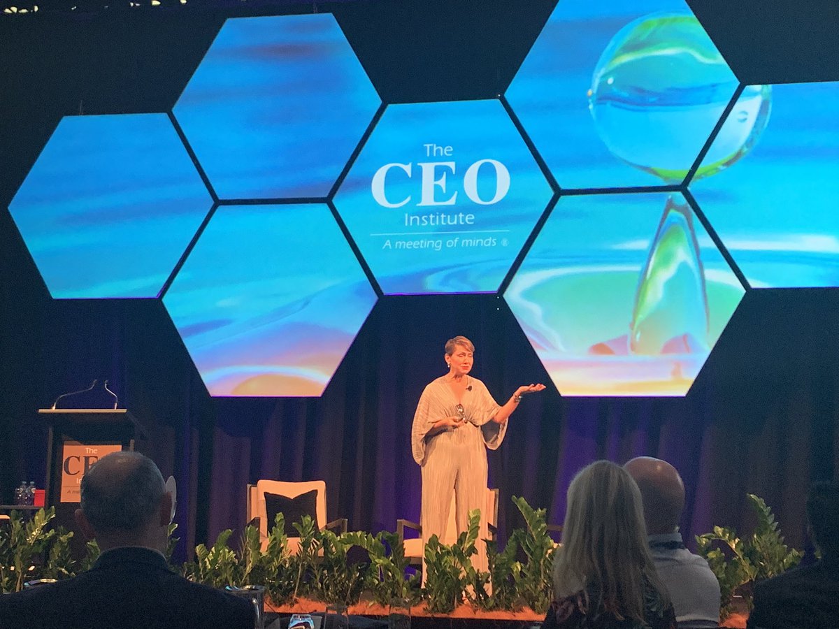 AndyButs's tweet image. Maz Farrelly says that as a business you either do something better than everyone else or do the opposite. Don’t be middle of the road, no white noise. #ceosummit