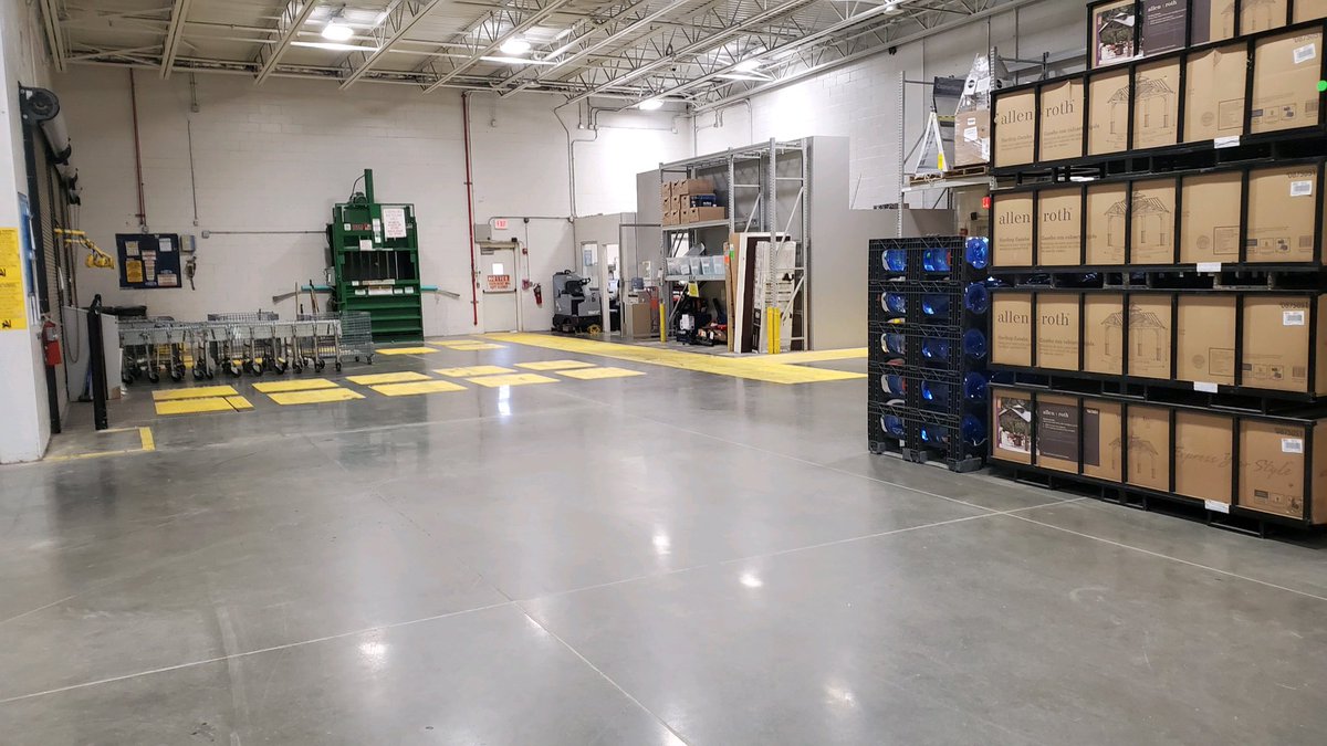 Joe_AHRBP_1217's tweet photo. 2921 receiving is looking mighty pretty these days. Great Job team!!!. #receivingcleanup #Goldcupchamps #willrepeat #bestteam #lowes2921 @AntN2921 @Fishon2921 @ralphb2921 @RandyAKnight @Legler1363 @l_abbatecola https://t.co/z8CmD32VbB