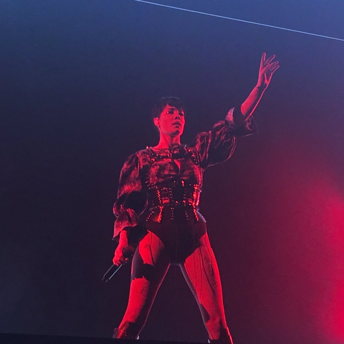 homesickbebe's tweet photo. until next time, thank you for all these years. will see you soon @halsey #ManicTour #halseymadrid 💖💖💖 https://t.co/dN2zdTHWae