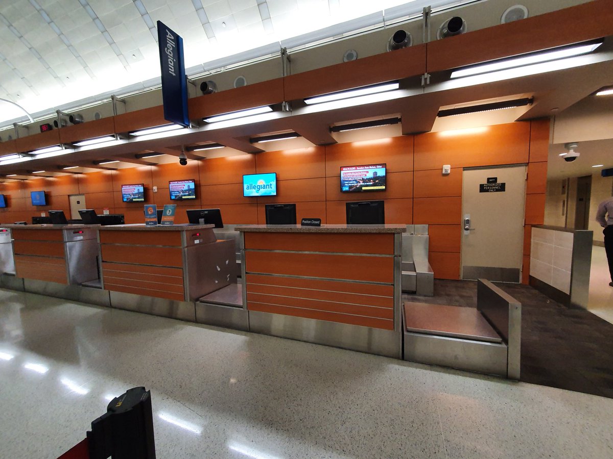 danielfrvalle's tweet photo. @Allegiant no one to check-in luggages in San Antonio SAT airport. 30 min waiting and no one around. Is this normal? https://t.co/i4pDcspfSs