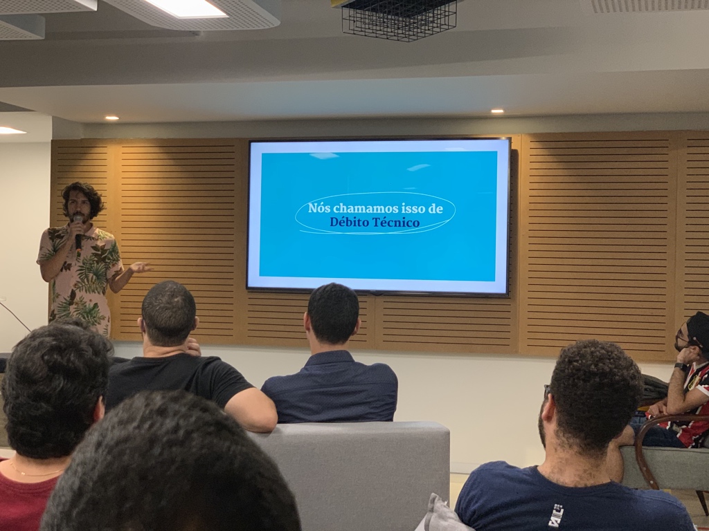 ReactRecife's tweet image. Talk sobre Débito técnico com o @Luanfonceca #react #reactrecife #meetup