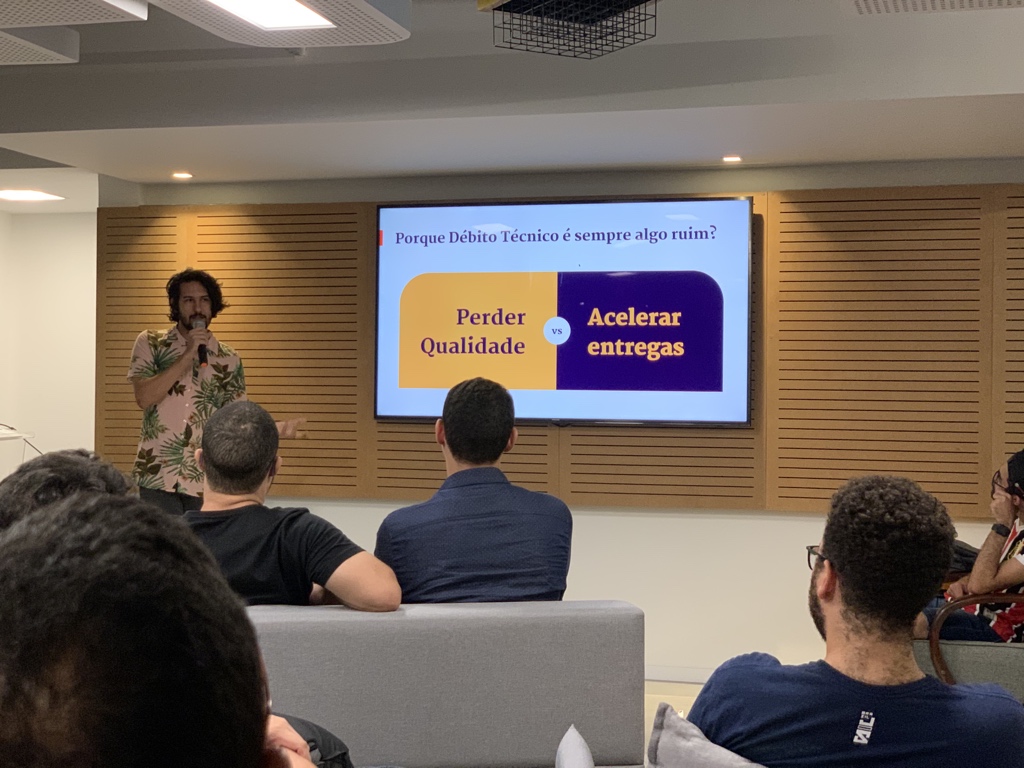 ReactRecife's tweet image. Talk sobre Débito técnico com o @Luanfonceca #react #reactrecife #meetup