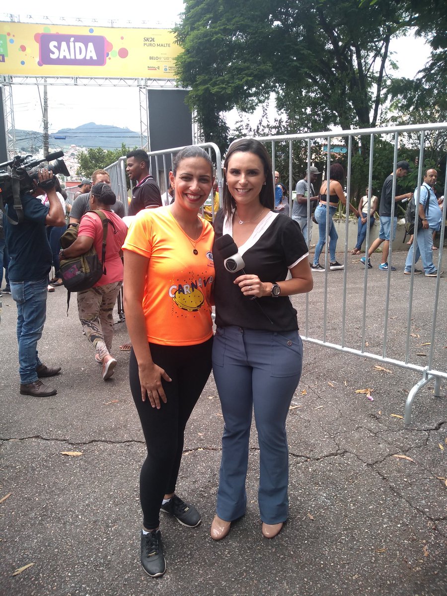 card_flavia's tweet photo. @recordtvminas @KiuaneRodrigues 
Marcando presença na entrega das credenciais @carnavaldebh https://t.co/kHPrXQ8MlO