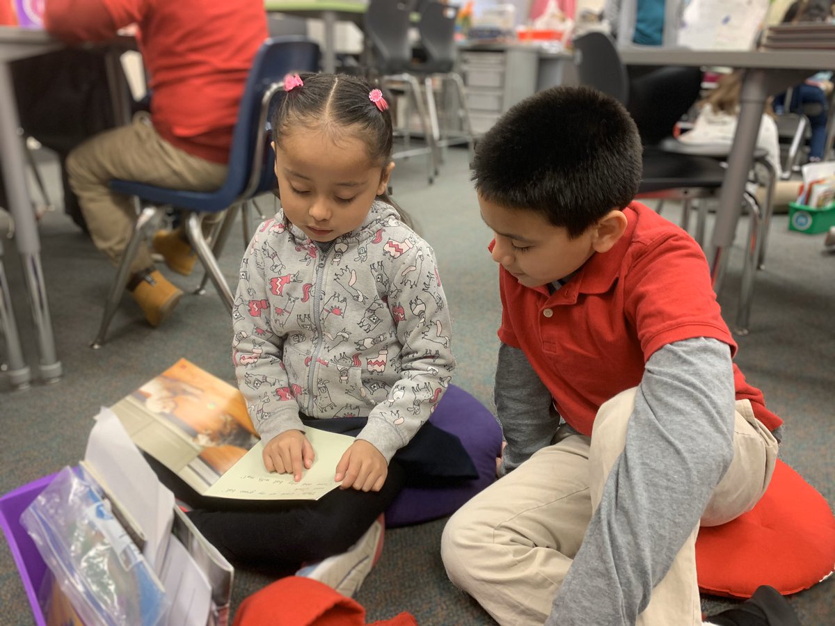 Borcherttx's tweet photo. Thank you 3rd grade for letting us read to you! @mstumminello @CentralCFB #welovekinder #centralkids #readers #buddies https://t.co/nEGgaqb883